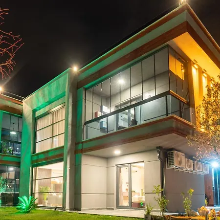 فيلة Yakut Villas 1 *
