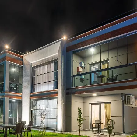 Yakut Villas 1 * سبانجا
