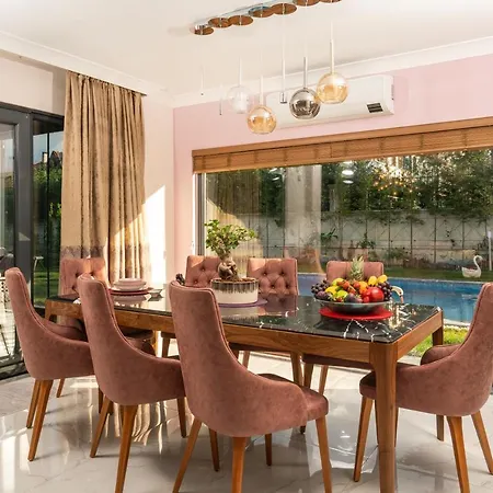 فيلة Yakut Villas 1 *