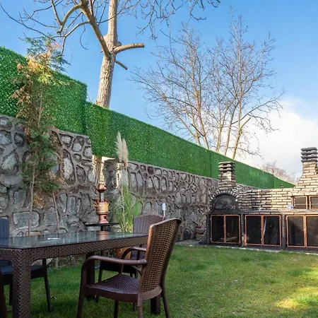 Yakut Villas 1 فيلة سبانجا